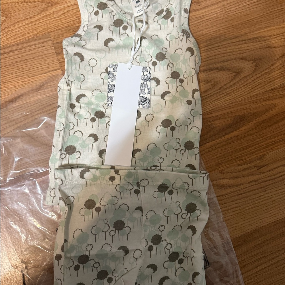 3 Kate Quinn tank top sets and 2 of the same shorts